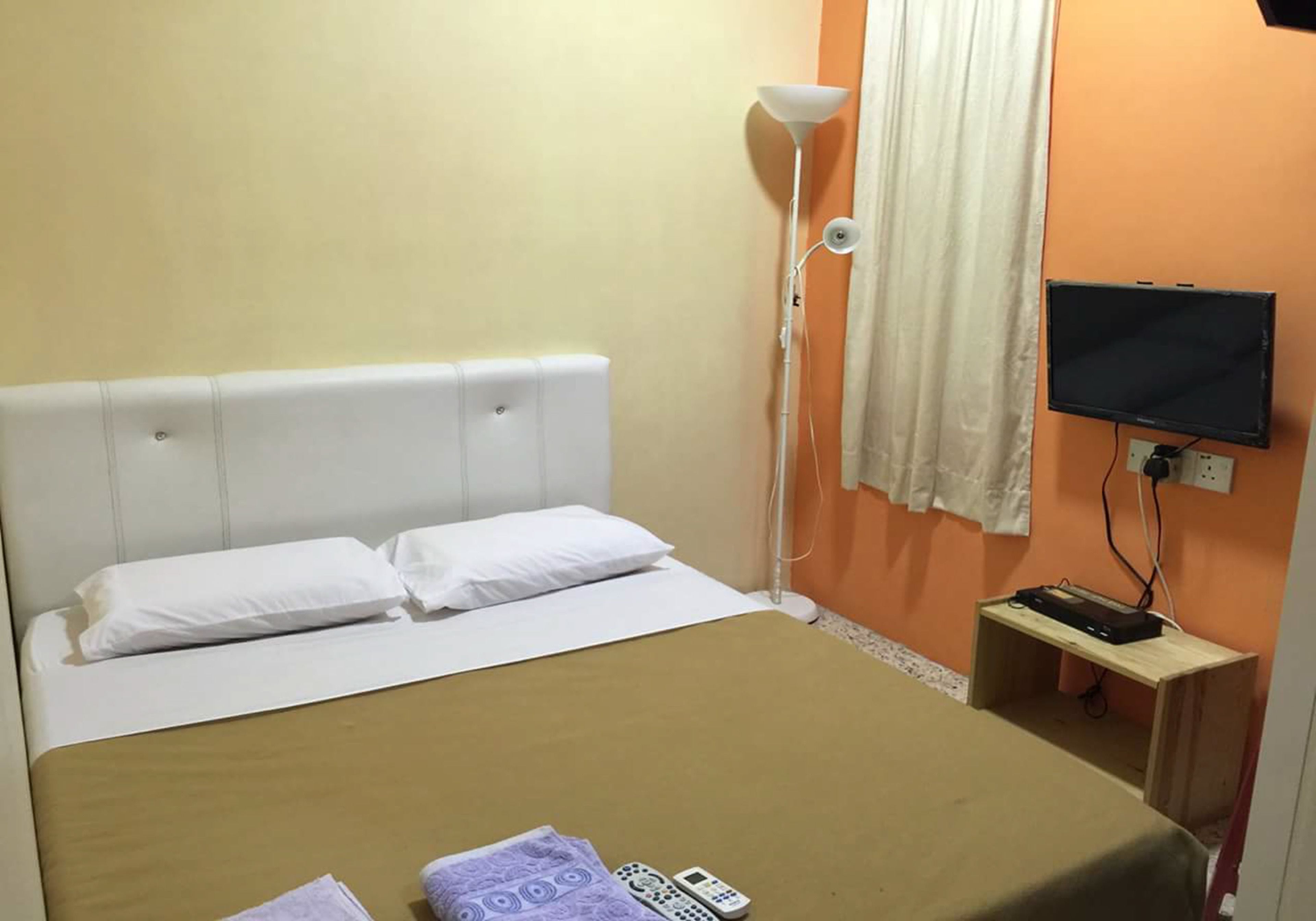 iron/ironing board, free wifi