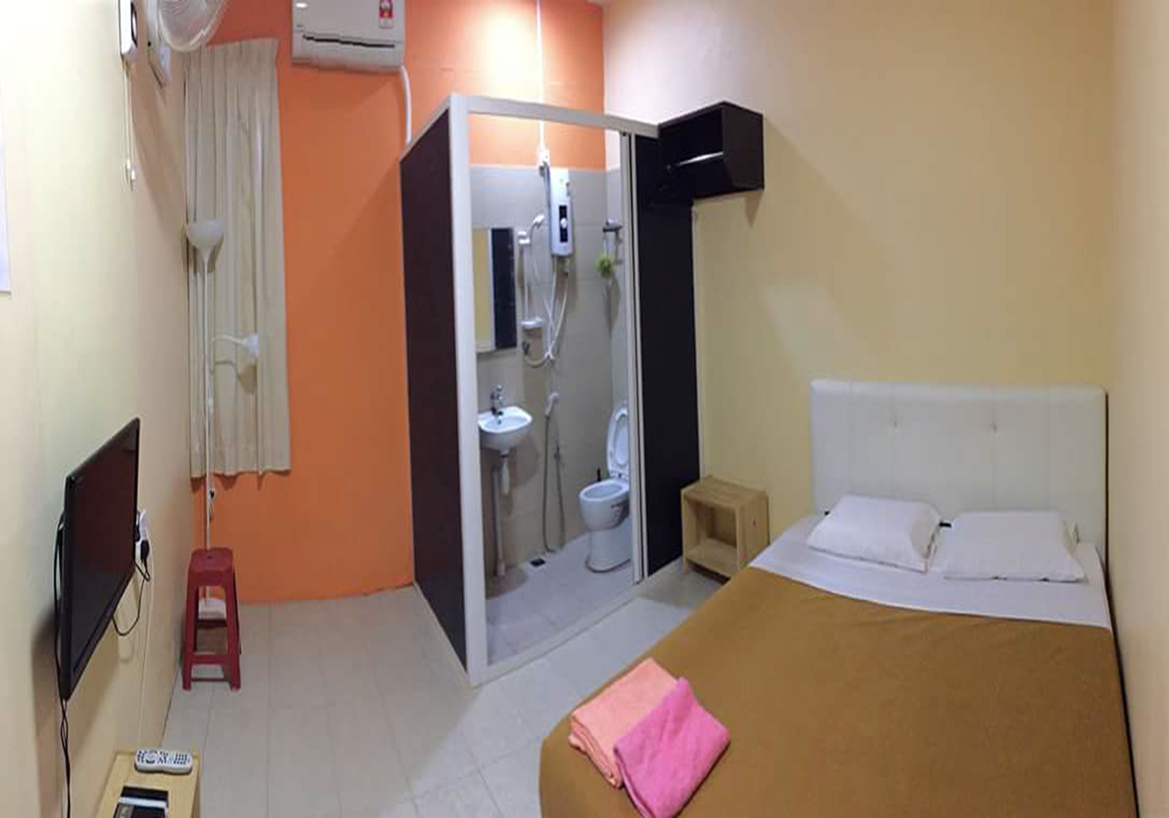 iron/ironing board, free wifi