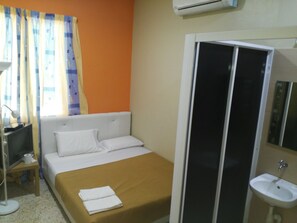 Iron/ironing board, free WiFi - Motel TwoU (Jitra)
