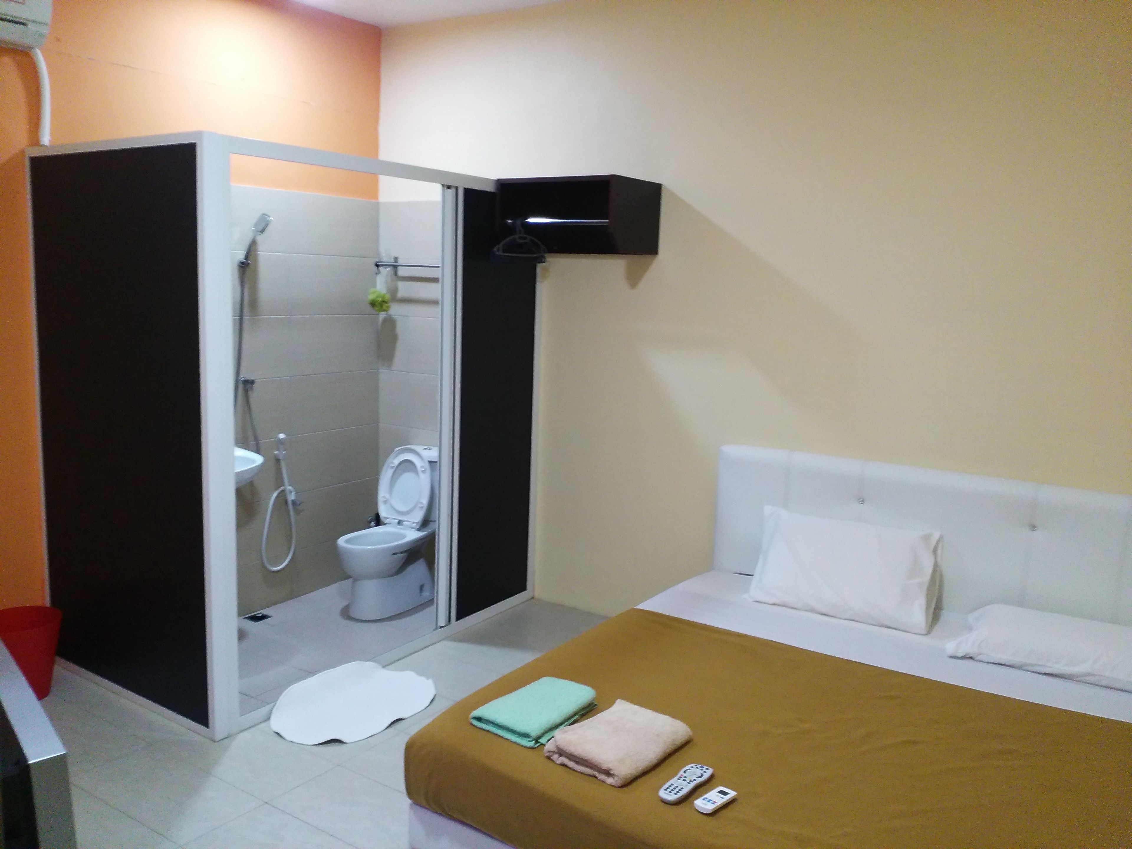 Iron/ironing board, free WiFi