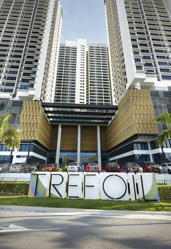 Euzmo Residences at Trefoil