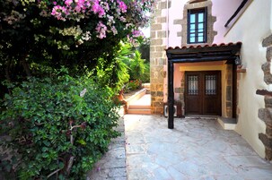 Standard Double or Twin Room | Minibar, desk, free cribs/infant beds, free WiFi