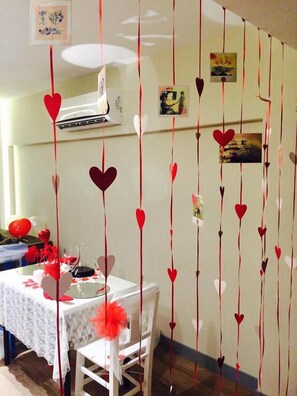 Family Triple Room | In-room dining - Spil Suites (Izmir)
