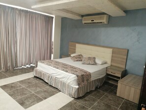 เครื่องนอนระดับพรีเมียม, เตียง Select Comfort, มินิบาร์
