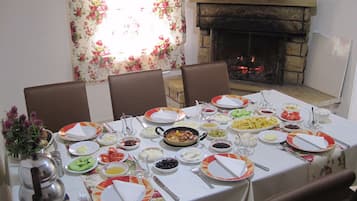 Free daily full breakfast