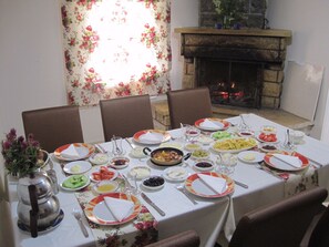 Desayuno completo incluido todos los días