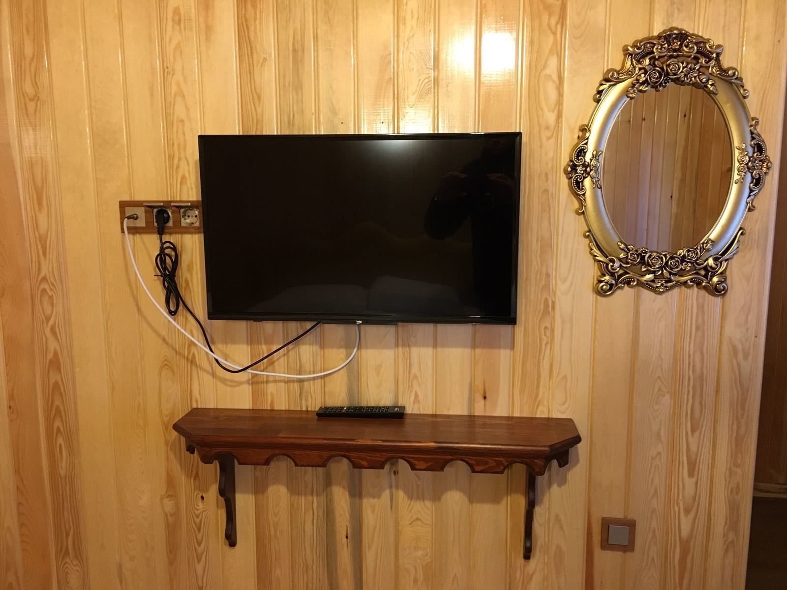 standard bungalow, 1 double bed, non smoking, garden view | living area | led tv