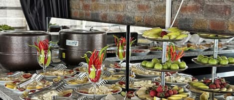 Breakfast, lunch, dinner served; Turkish cuisine