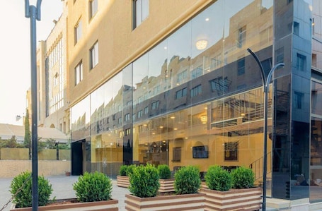 Exterior. Jewheret Alswefiah hotel suites