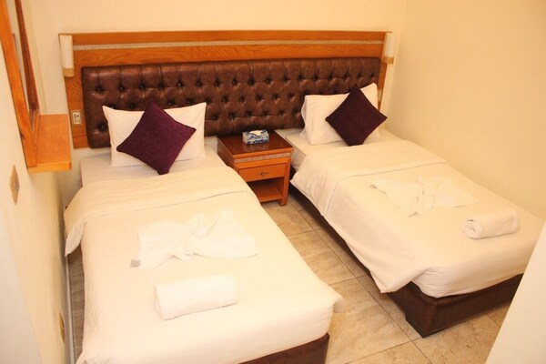 Jewheret Alswefiah Hotel Suites - Amman