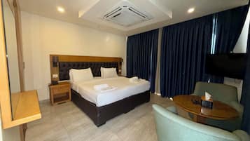 Egyptian cotton sheets, premium bedding, memory-foam beds, in-room safe