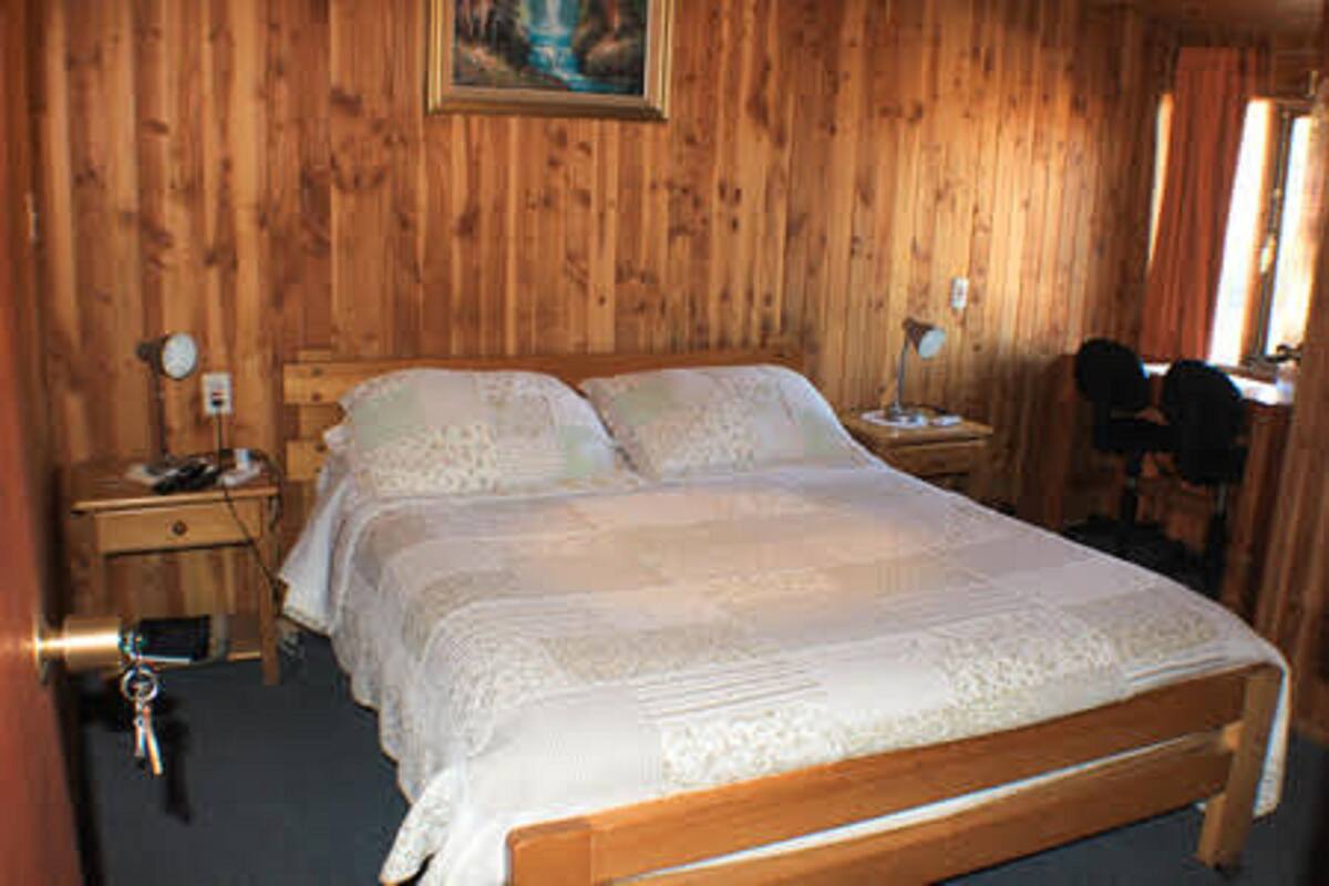 Egyptian cotton sheets, premium bedding, pillow-top beds, in-room safe