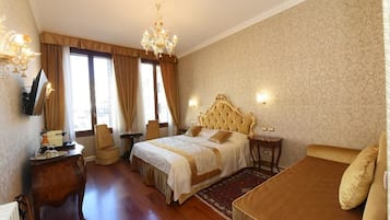 Luxury Triple Room, Non Smoking, Canal View