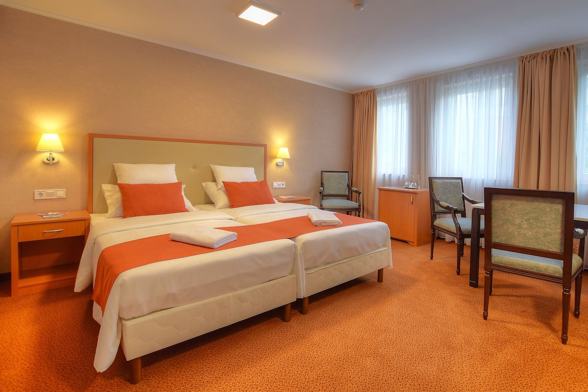 Superior Room, 1 King Bed with Sofa bed | 1 bedroom, minibar, in-room safe, desk
