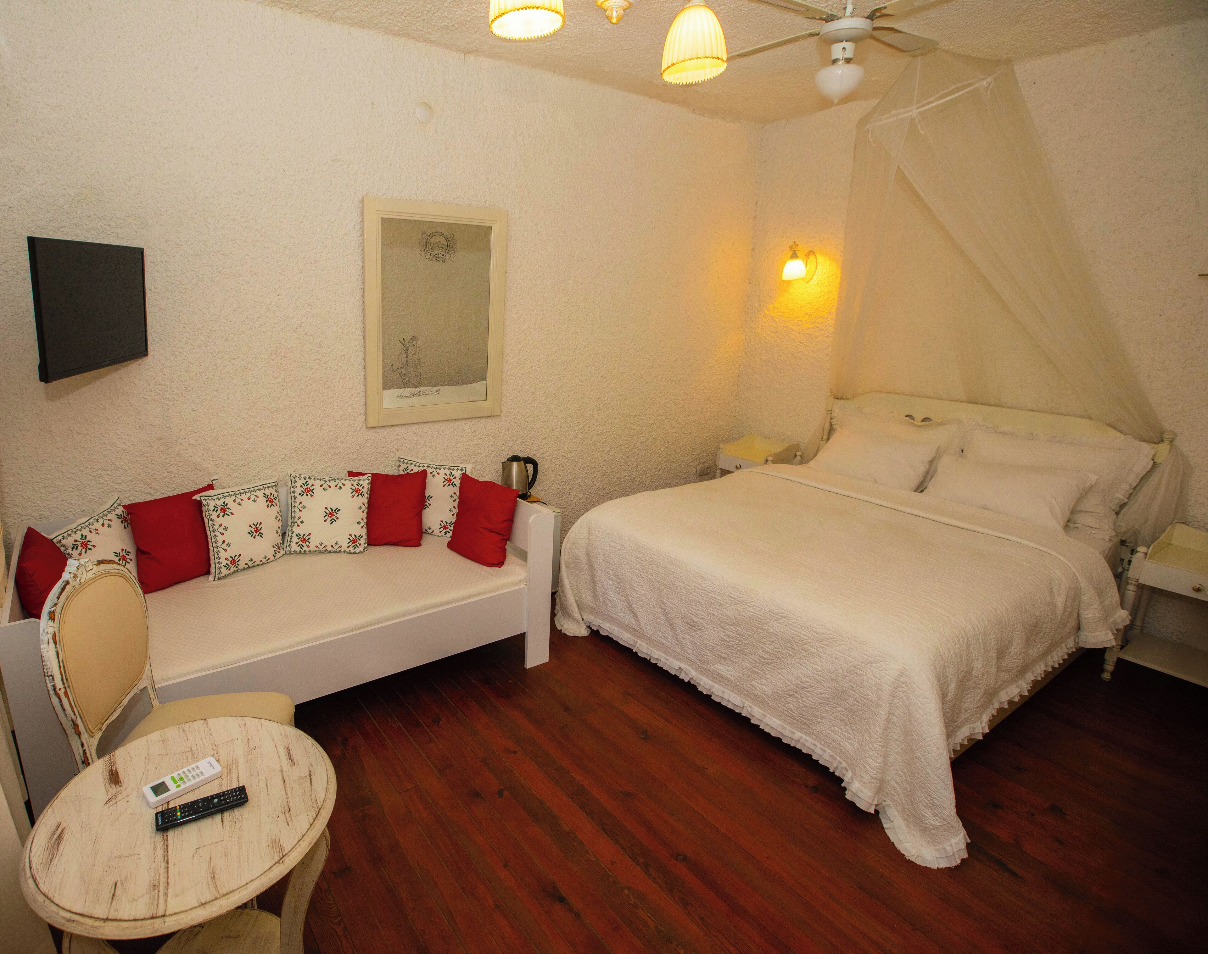 Chambre Double Deluxe, 1 lit double, vue jardin, côté jardin | Matelas Select Comfort, décoration personnalisée