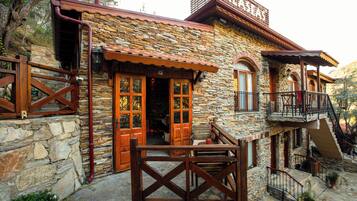 Front of property – evening/night