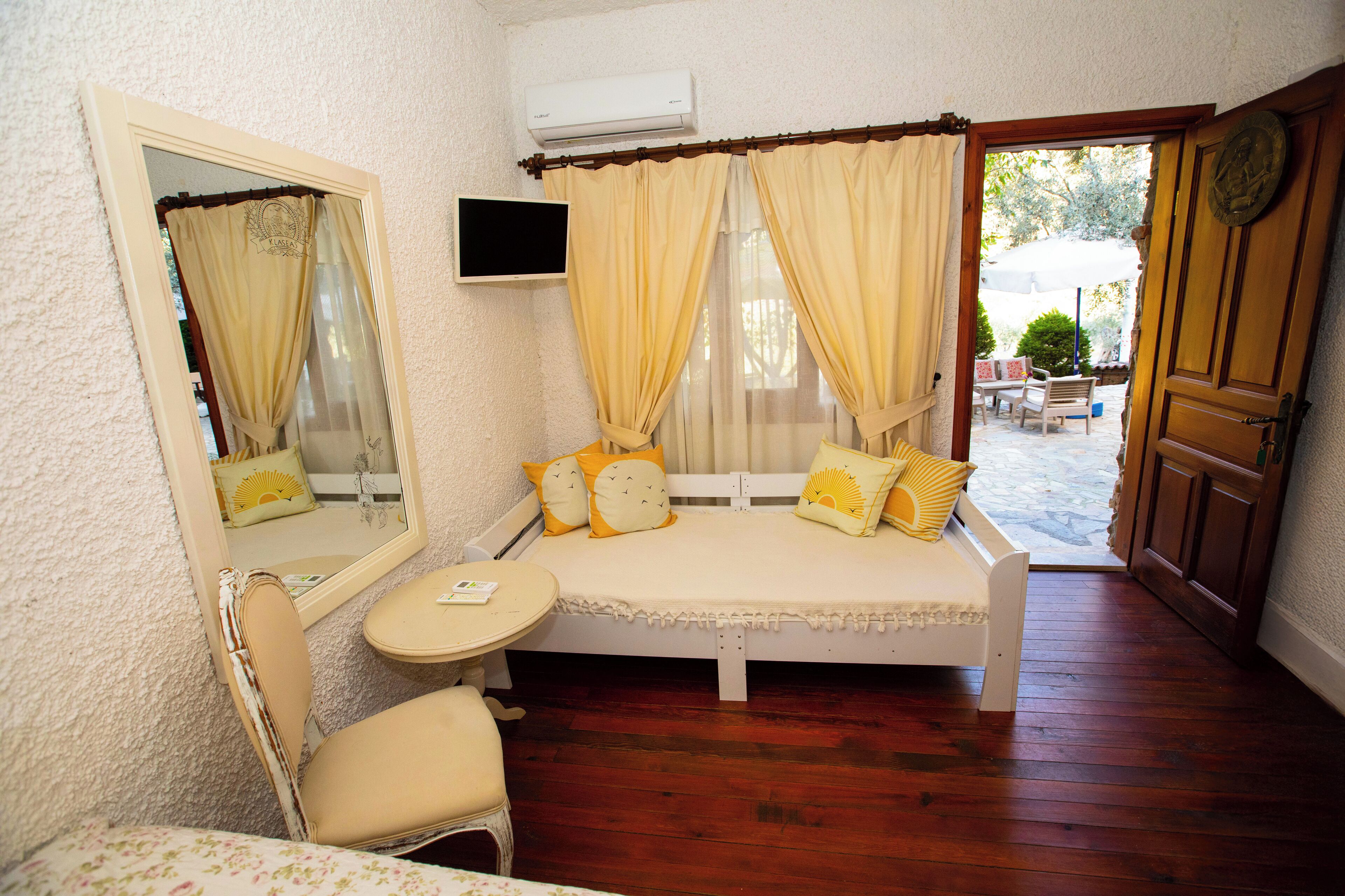 Deluxe Double Room, 1 Double Bed, Garden View, Garden Area | Select Comfort beds, individually decorated, individually furnished