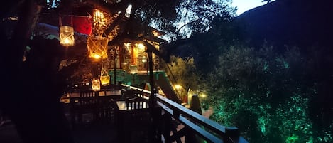 Façade de l’hébergement - soirée/nuit