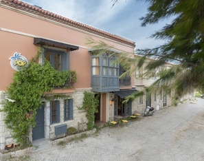 Front of property - Hotel Pop Alacati (Cesme)