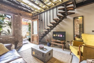 Design Suit Somineli ve Jakuzi | Oturma alanı