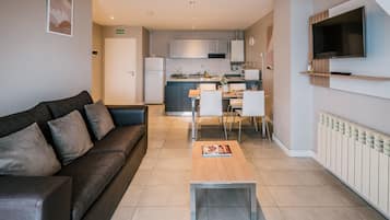 Familienapartment, Buchtblick | Eigene Küche | Kühlschrank, Mikrowelle, Ofen, Herdplatte