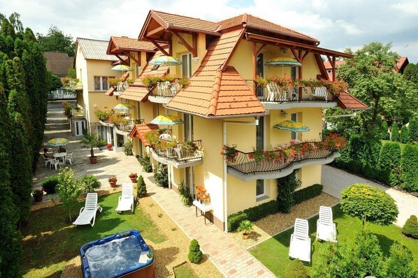 Property grounds - Timpa Apartmanház & Dr. Strecker Villa (Hévíz)