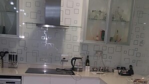 Apartment, 2 Bedrooms, City View | Private kitchen - Palm Gate (Umhlanga)