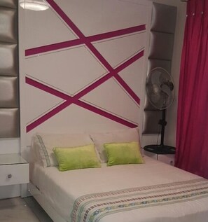 Leilighet, 2 soverom, byutsikt | 2 soverom, skrivebord, strykejern/-brett og wi-fi (inkludert)