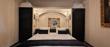 Deluxe Double Room | Bathroom | Separate bathtub and shower, deep-soaking bathtub