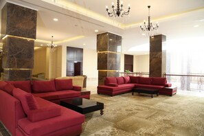 Lobby sitting area - Safa Sorgun Thermal Hotel Wellness & Spa (Sorgun)