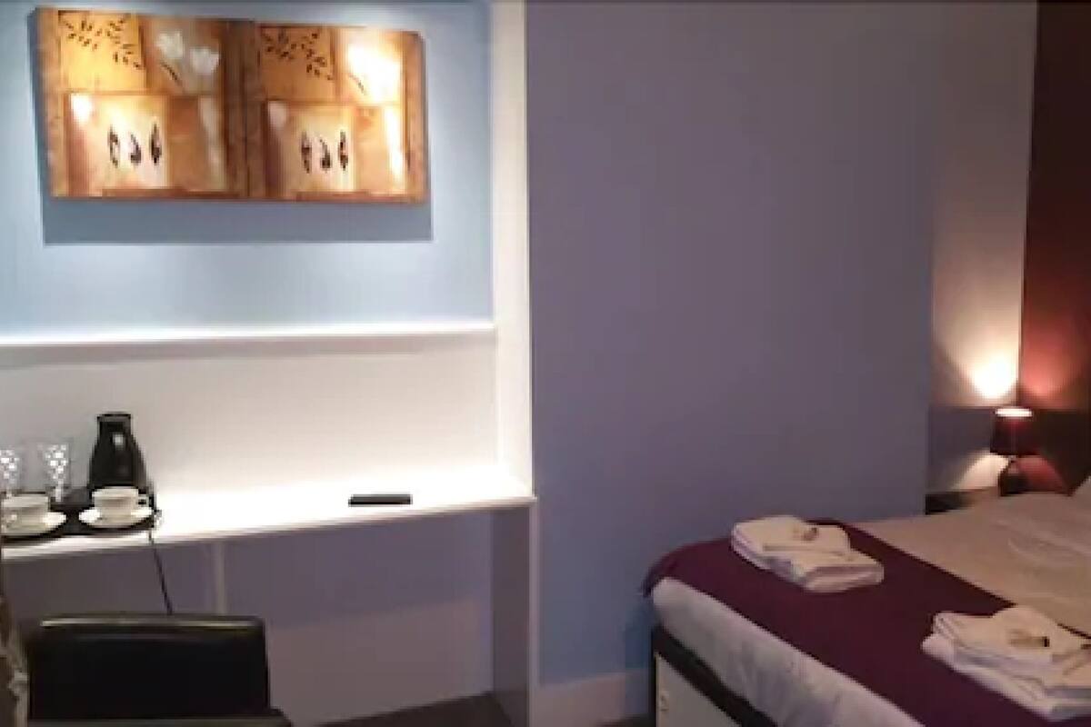 双人房, 私人浴室 | 办公桌、免费婴儿床、免费 WiFi、床单