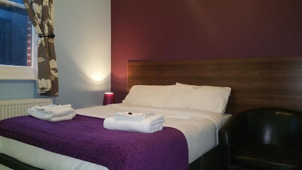 Desk, free cots/infant beds, free WiFi, bed sheets