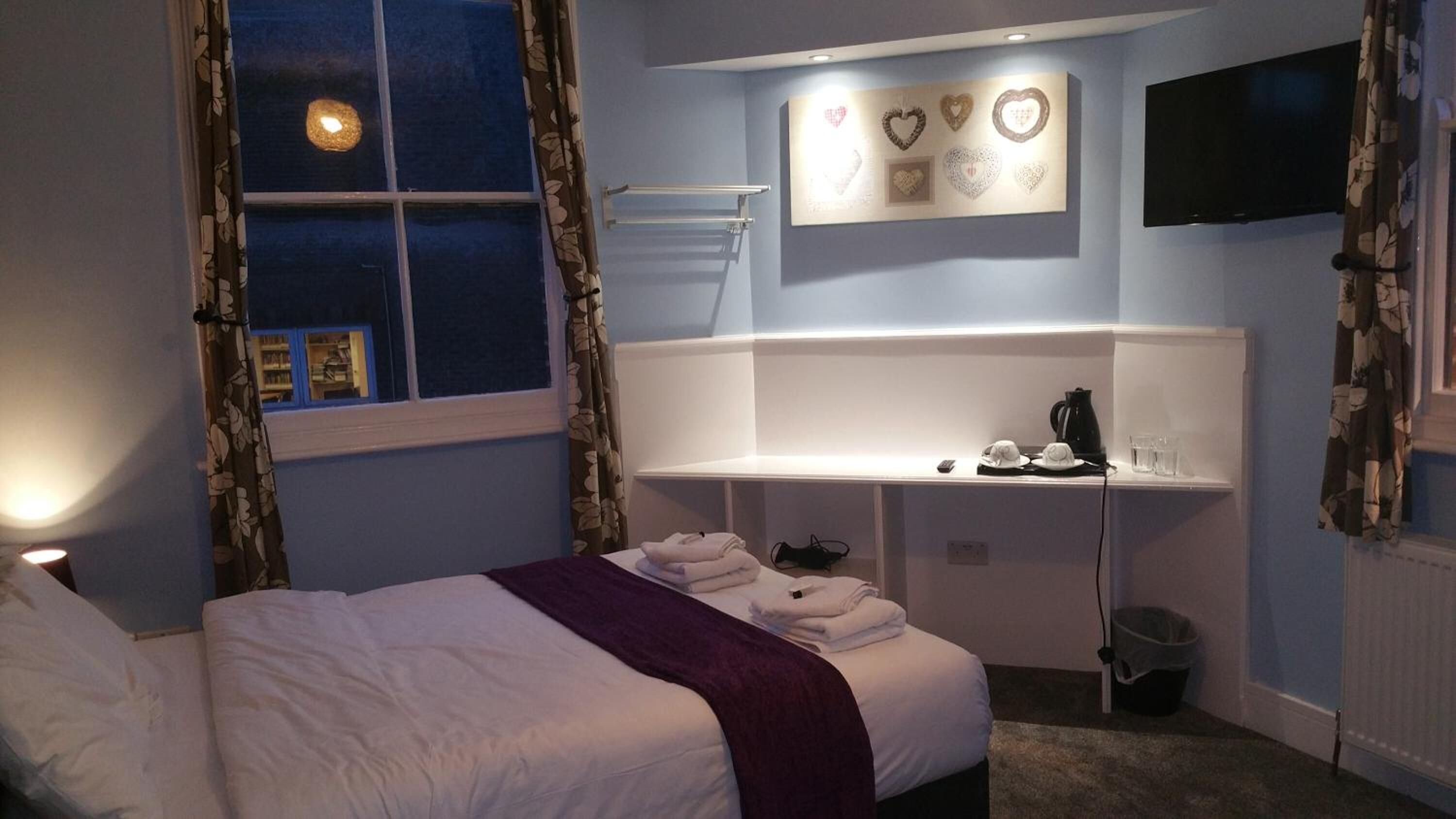 Foto - Ali Inn Oxford