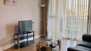Apartment, 2 Bedrooms (Sleep 5) | Living area