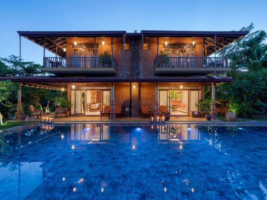 Bộ đồ giường cao cấp, nệm cao su hoạt tính (memory foam), minibar