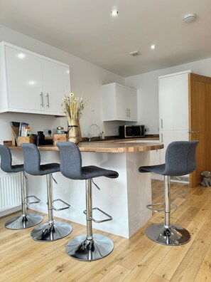 4 bedrooms, iron/ironing board, free WiFi, bed sheets - Lower Gill Gardens Penthouse (Ulverston)