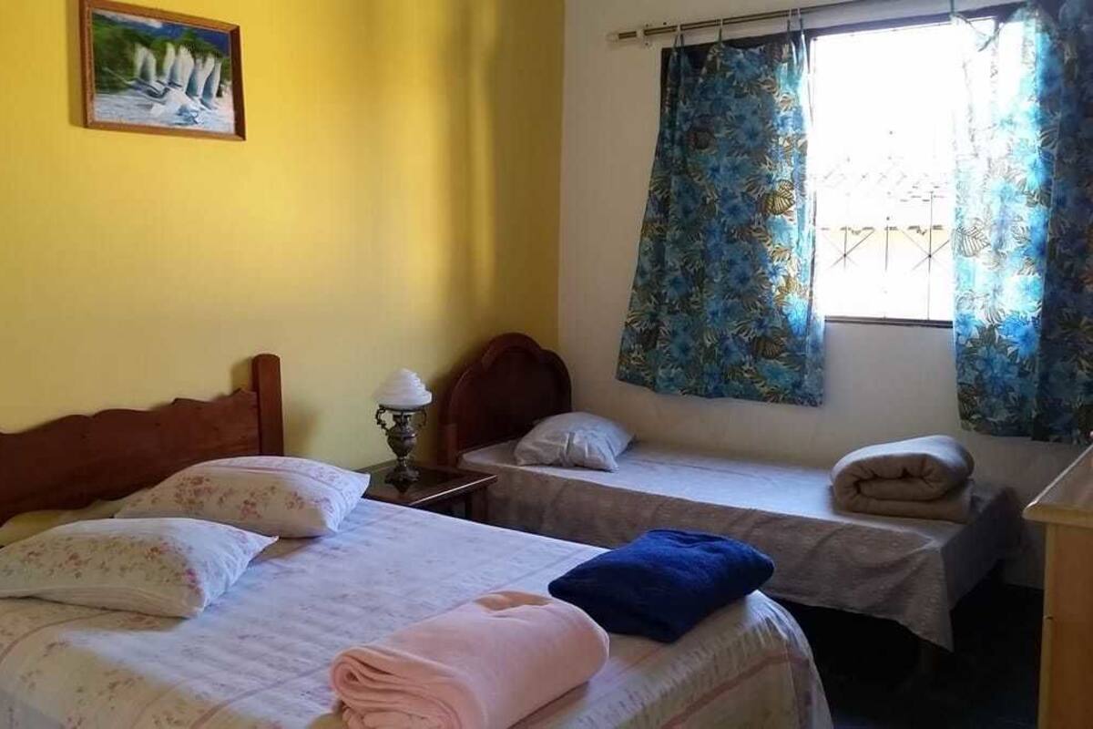 Comfort Quadruple Room | Bar mini, meja, Wi-fi percuma