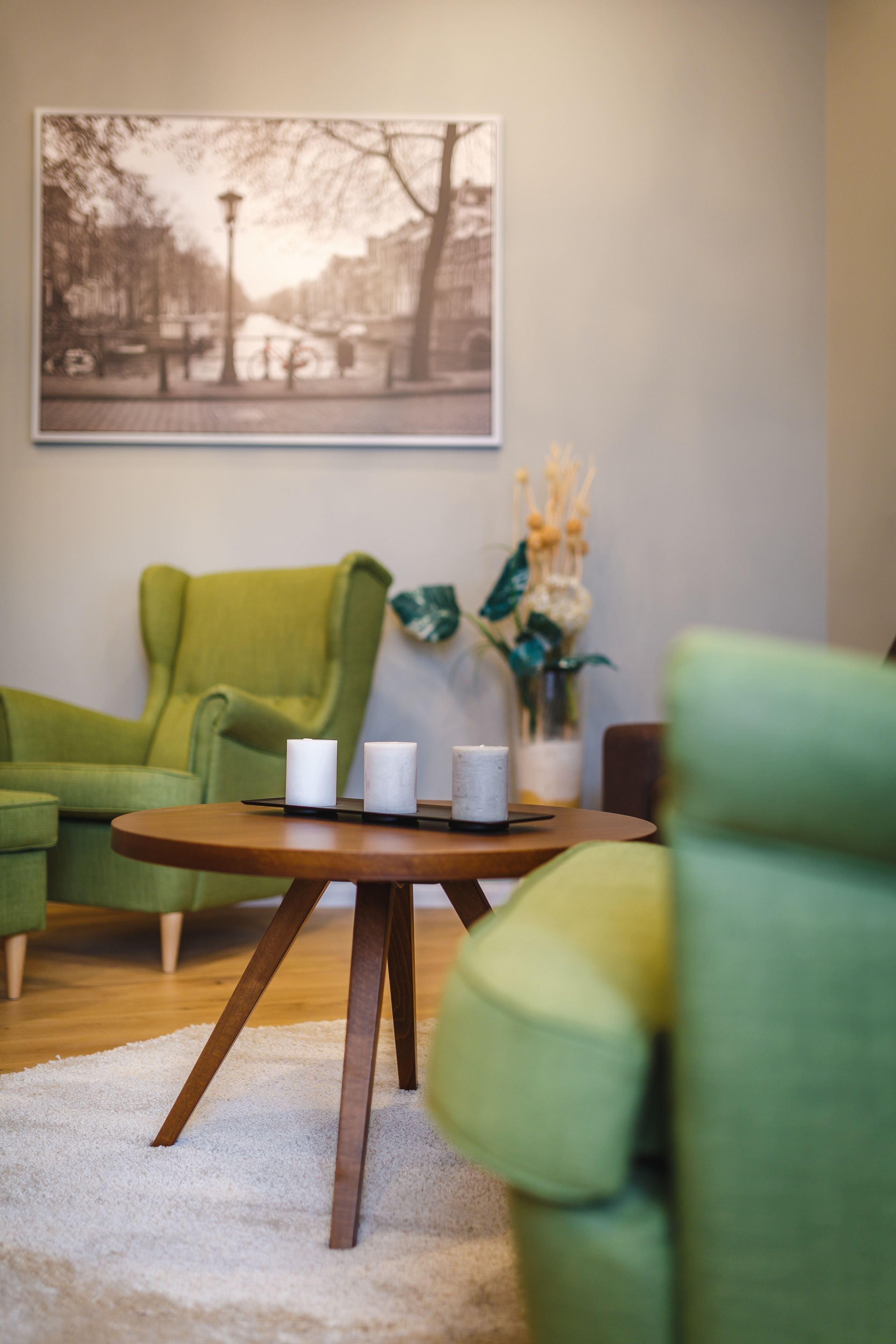 Premium-Apartment, 1 Schlafzimmer, Kochnische, Flussblick (55 sqm) | Wohnbereich | 110-cm-Flachbildfernseher mit Satellitenempfang, Fernseher