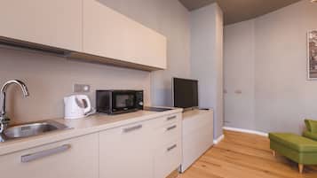 尊榮公寓, 1 間臥室, 簡易廚房, 河景 (55 sqm) | 私人小型廚房 | 電冰箱、微波爐、爐台、義式濃縮咖啡機