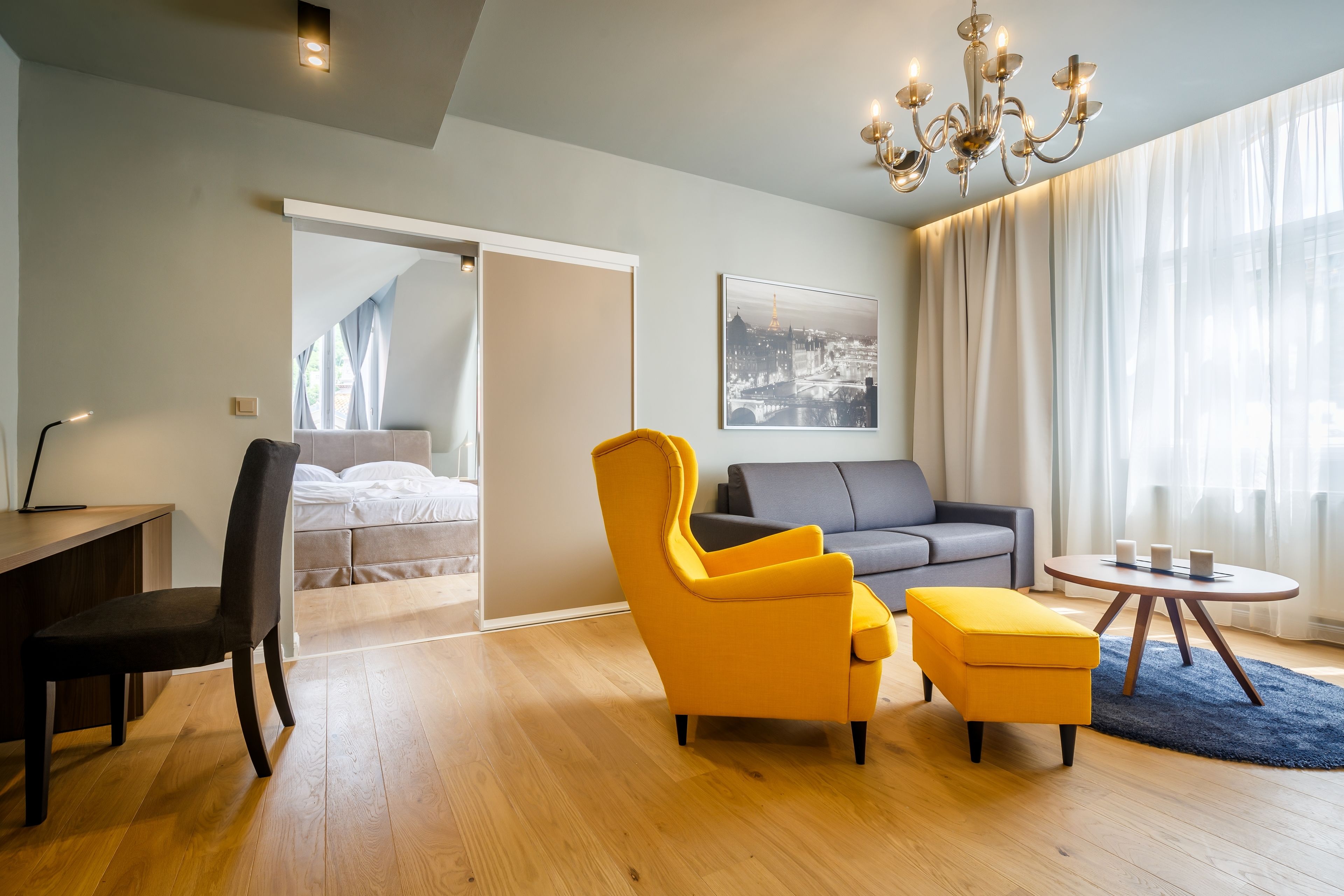 プレミアム アパートメント 1 ベッドルーム 簡易キッチン リバービュー (55 sqm) | リビング エリア | 110 cmの薄型テレビ (衛星放送視聴可)、テレビ