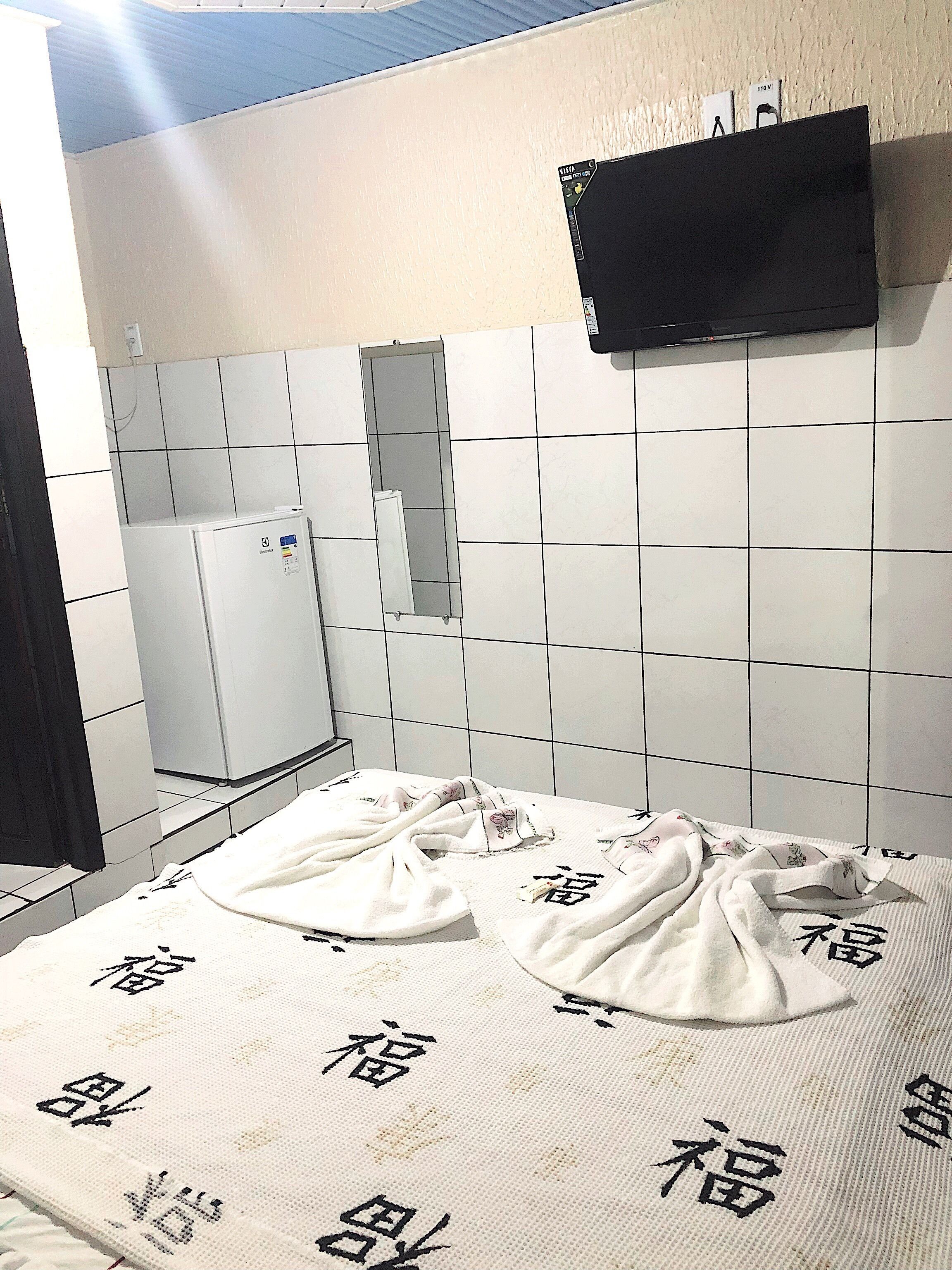 Phòng đôi Economy, 1 phòng ngủ | Minibar, bàn, bàn ủi/dụng cụ ủi quần áo 