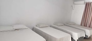 Basic Room | 1 bedroom, desk, free WiFi, bed sheets