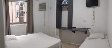 1 habitación, escritorio, wifi gratis y ropa de cama