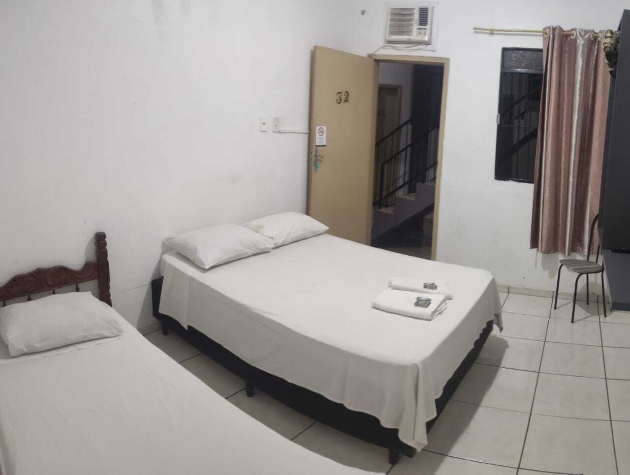 basic triple room | 1 bedroom, desk, free wifi, bed sheets
