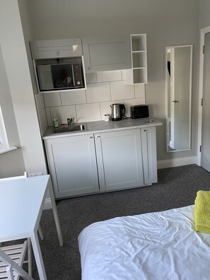 Executive Double Room | Private kitchenette