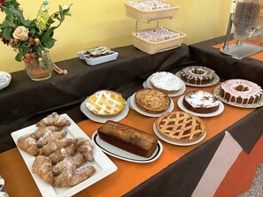 Lunch and dinner served, local and international cuisine - La Querceta (Montecatini Terme)