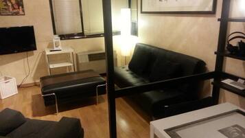 Studio | Free cribs/infant beds, free WiFi