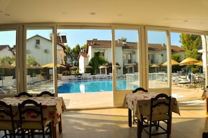 Outdoor pool, sun loungers