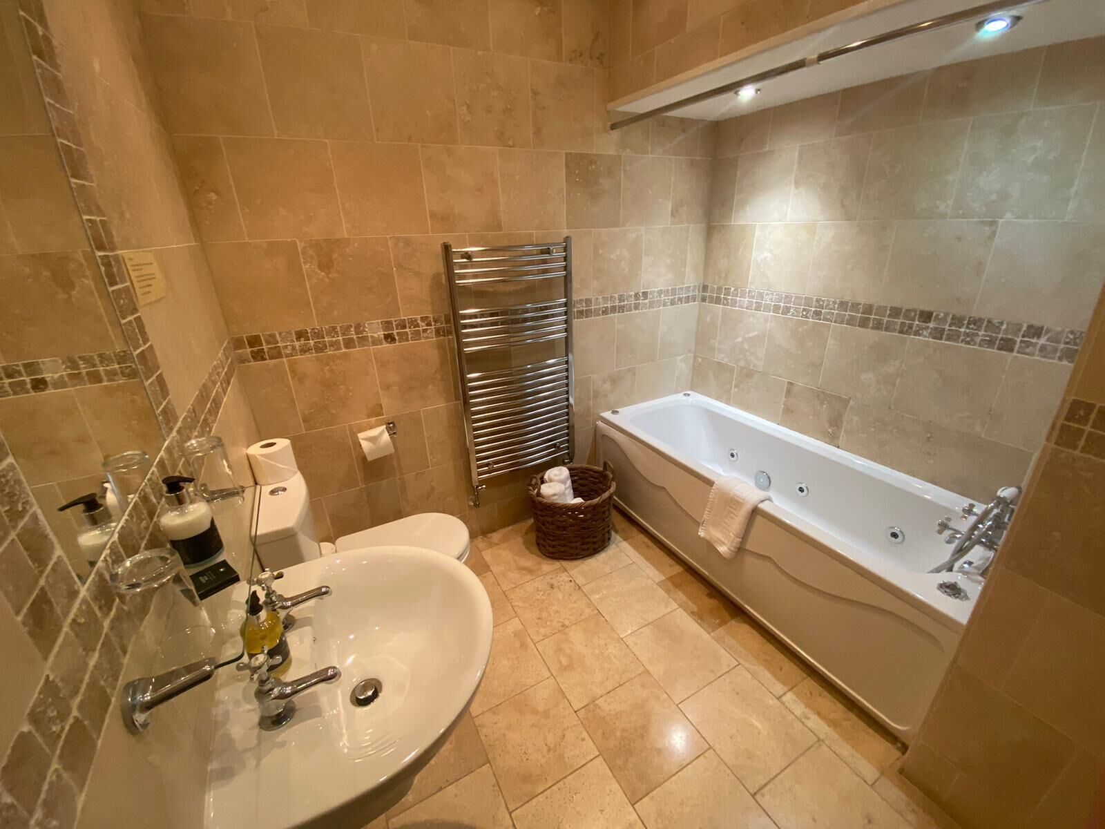 superior suite | bathroom | free toiletries, hair dryer, towels