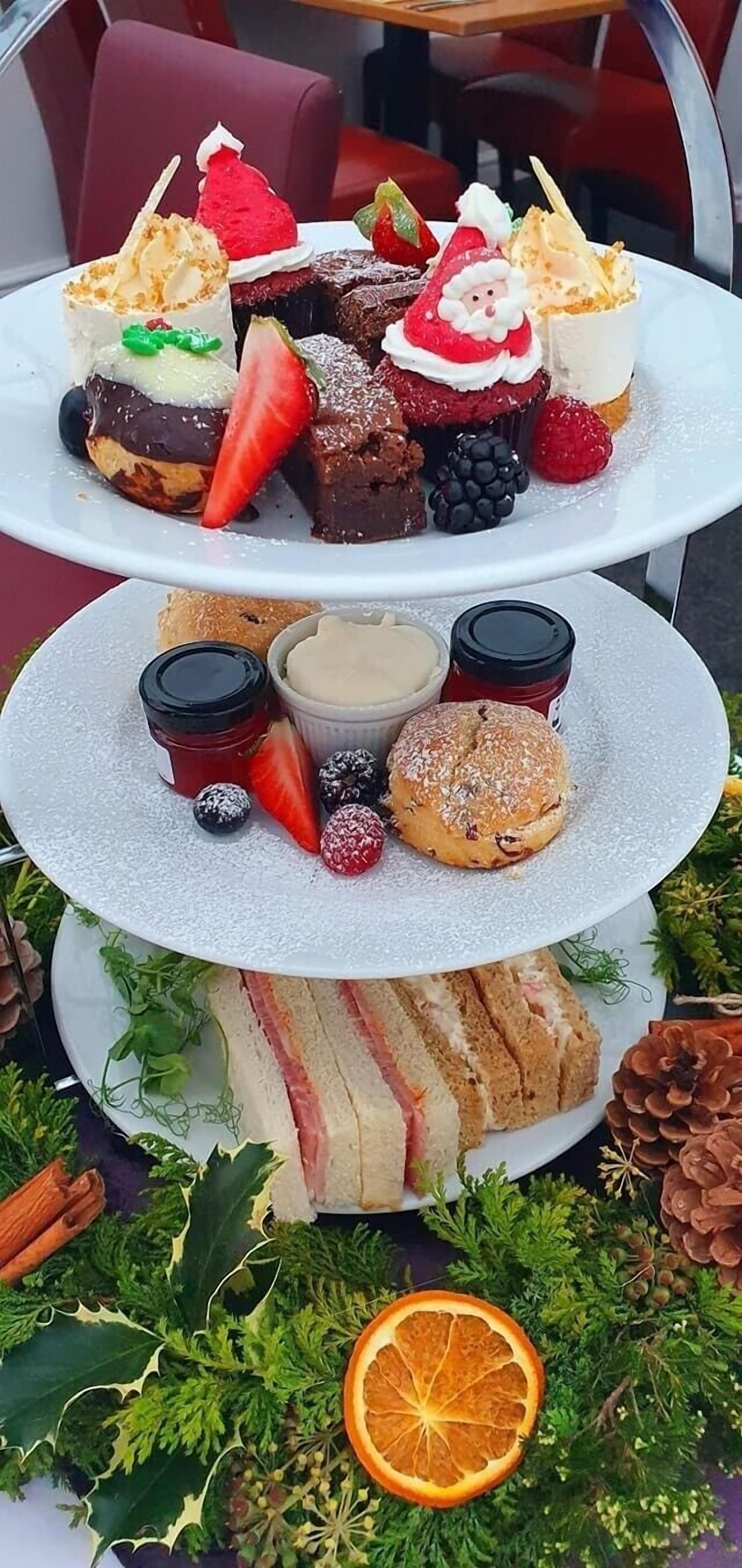 breakfast, lunch, dinner served; garden views